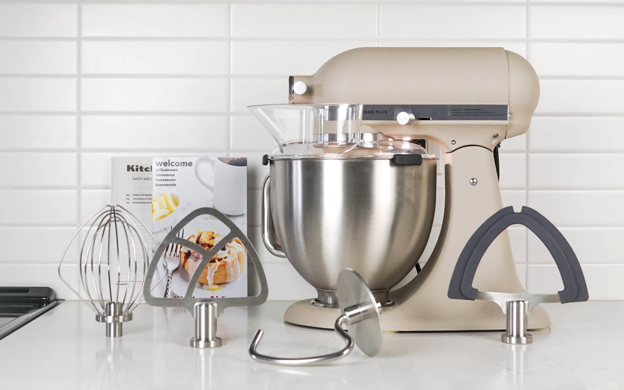 What's in the box of the KitchenAid tilt head stand mixer