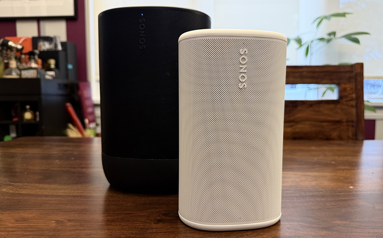 A Sonos Play speaker in front of a Sonos Move 2 speaker.
