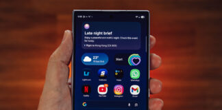 Samsung Galaxy Z Fold8 folded home screen.