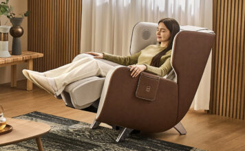 Massage chair buying guide A woman lying back in the Bodyfriend Familie massage chair.