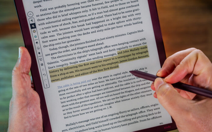 Amazon Kindle Scribe Colorsoft is big and wants you to write on it Highlighting text on Kindle Scribe Colorsoft.