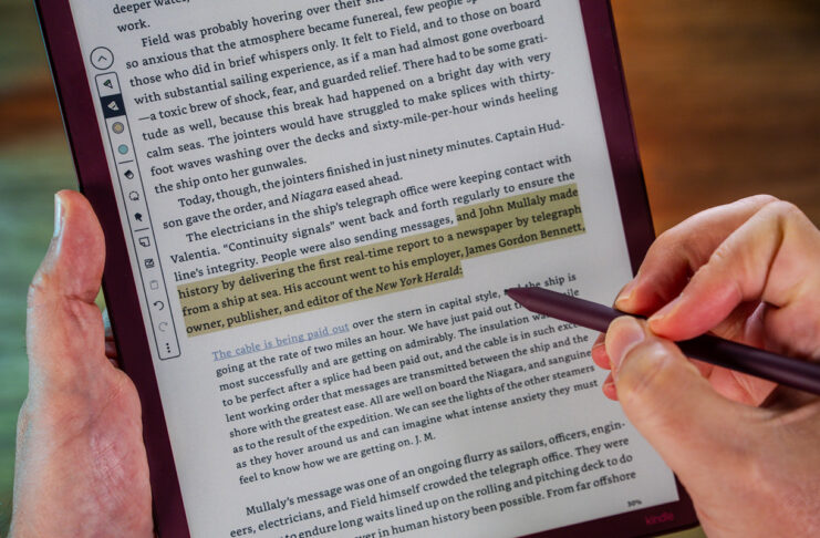 Highlighting text on Kindle Scribe Colorsoft.