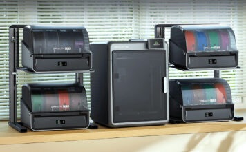 3D printer with different filaments